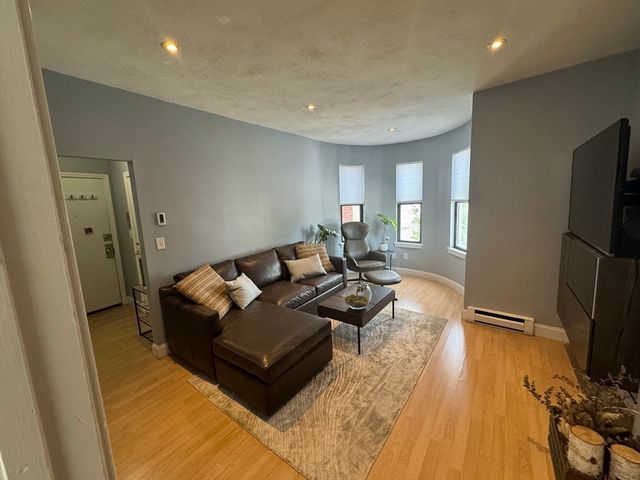 1810 Dorchester Ave 6, Boston, MA 02124