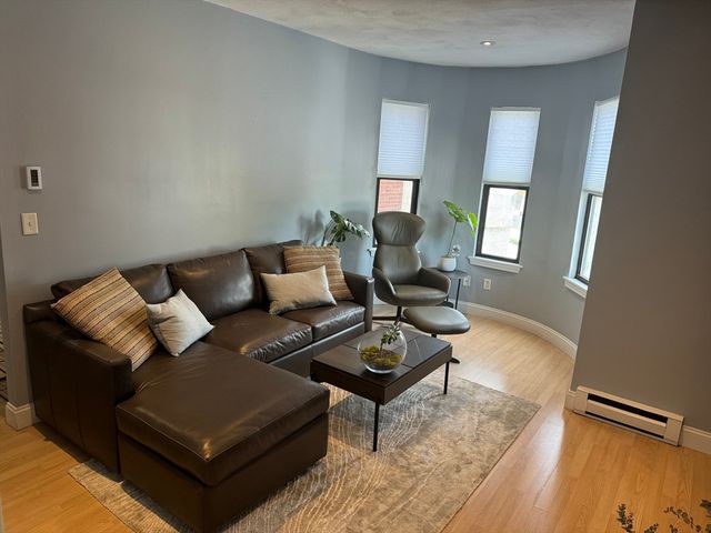 1810 Dorchester Ave 6, Boston, MA 02124