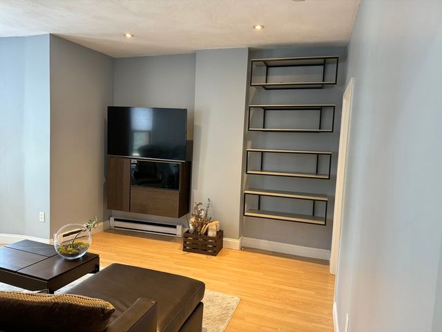 1810 Dorchester Ave 6, Boston, MA 02124