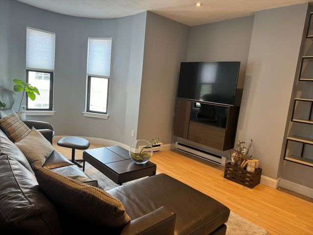 1810 Dorchester Ave 6, Boston, MA 02124