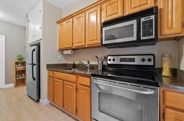 1810 Dorchester Ave 6, Boston, MA 02124