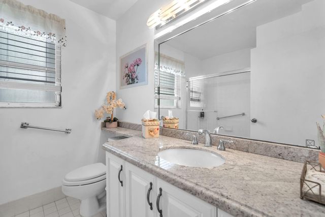 9883 Harbour Lake Cir, Boynton Beach, FL 33437