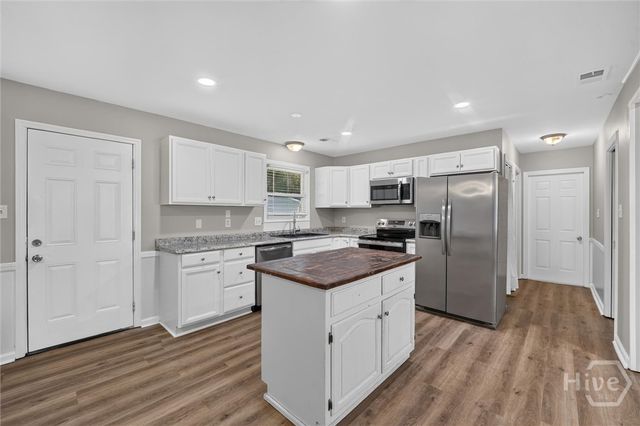 1907 E 63rd Street, Savannah, GA 31404