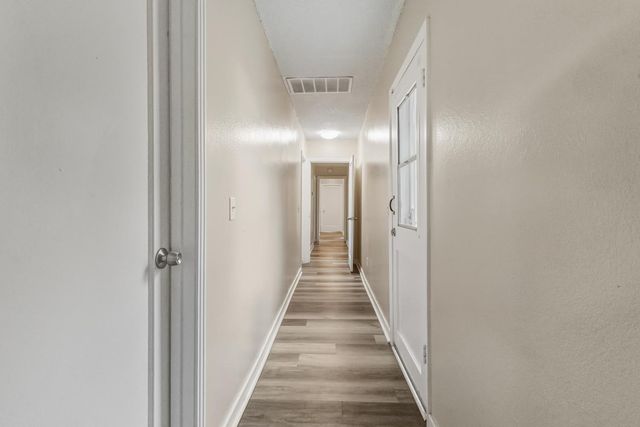 1750 Elmwood Ave, Stockton, CA 95204