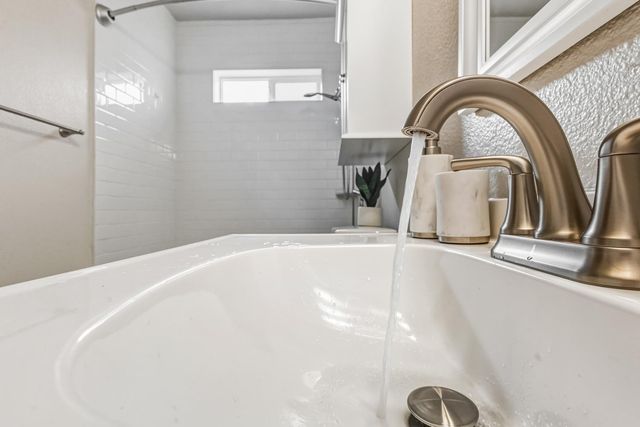 1750 Elmwood Ave, Stockton, CA 95204