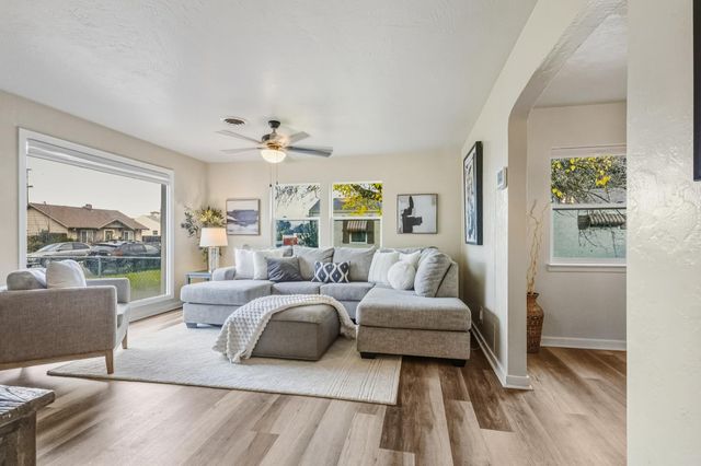 1750 Elmwood Ave, Stockton, CA 95204