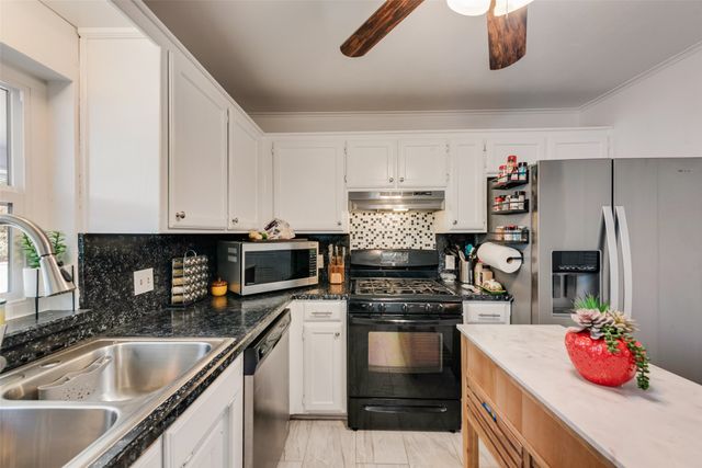 407 Hogle Street, Weatherford, TX 76086