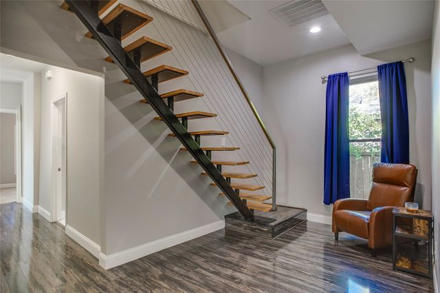 834 S Polk Street, Dallas, TX 75208