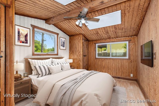 165 E Division Street NE, Rockford, MI 49341