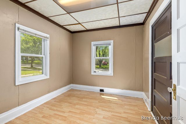 165 E Division Street NE, Rockford, MI 49341