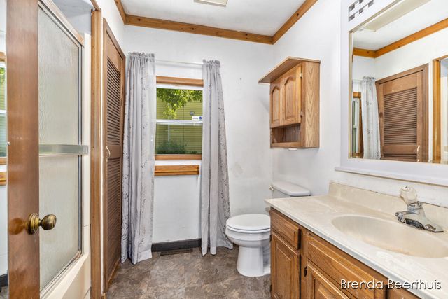 165 E Division Street NE, Rockford, MI 49341