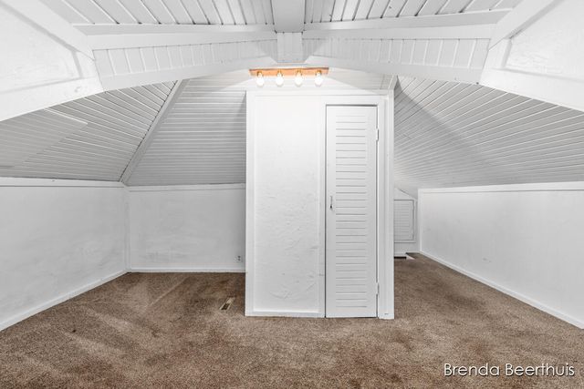 165 E Division Street NE, Rockford, MI 49341