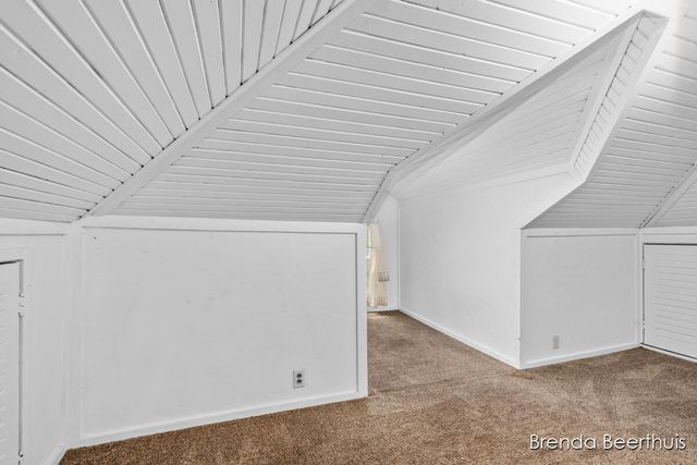 165 E Division Street NE, Rockford, MI 49341