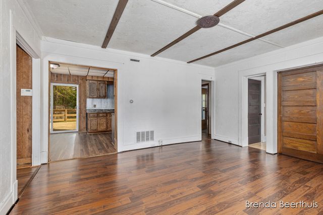165 E Division Street NE, Rockford, MI 49341
