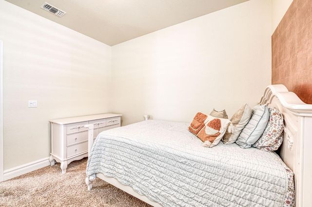 1266 N Redington Avenue, Clovis, CA 93619