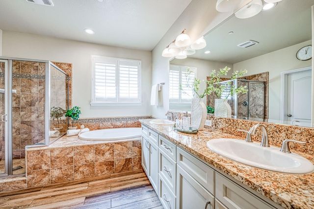 1266 N Redington Avenue, Clovis, CA 93619