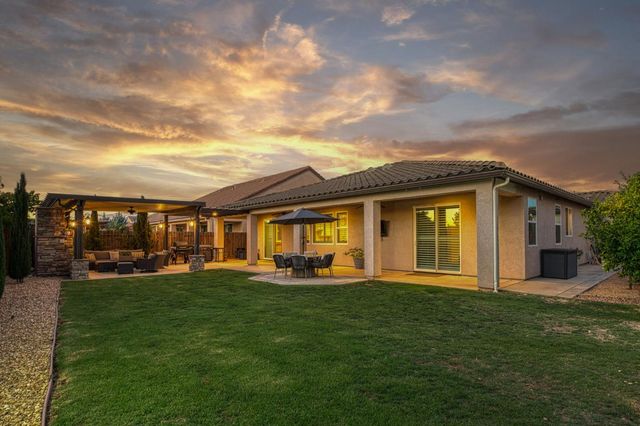 1266 N Redington Avenue, Clovis, CA 93619
