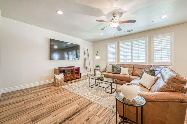 1266 N Redington Avenue, Clovis, CA 93619