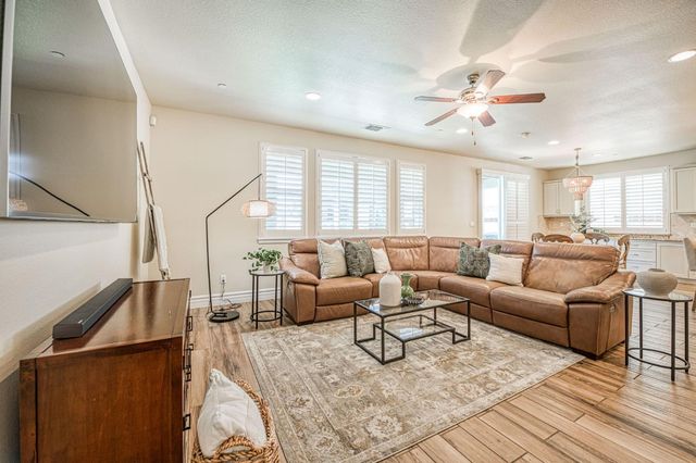 1266 N Redington Avenue, Clovis, CA 93619