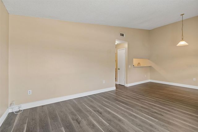 14301 HANGING MOSS CIRCLE 202, Tampa, FL 33613