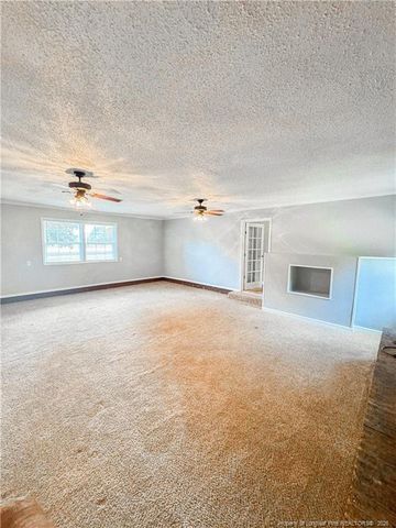 2879 County Line Road, Saint Pauls, NC 28384