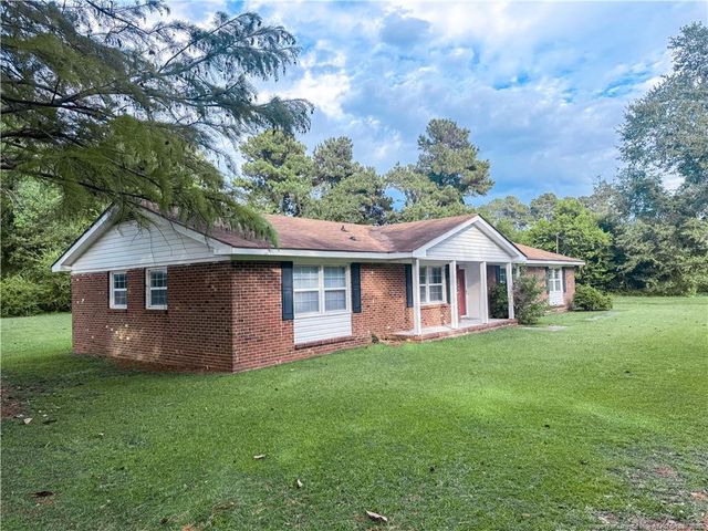 2879 County Line Road, Saint Pauls, NC 28384