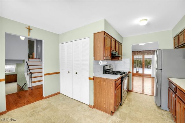 4281 Plumwood Drive, North Olmsted, OH 44070