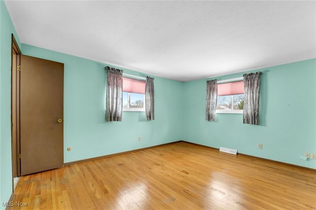 4281 Plumwood Drive, North Olmsted, OH 44070