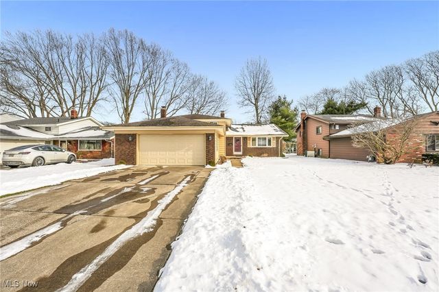 4281 Plumwood Drive, North Olmsted, OH 44070