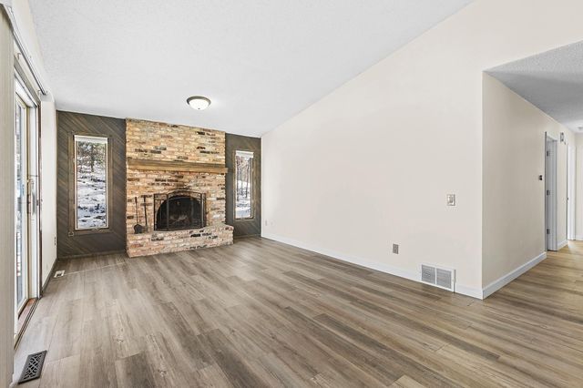 5885 Hidden Oaks Circle SE, Prior Lake, MN 55372