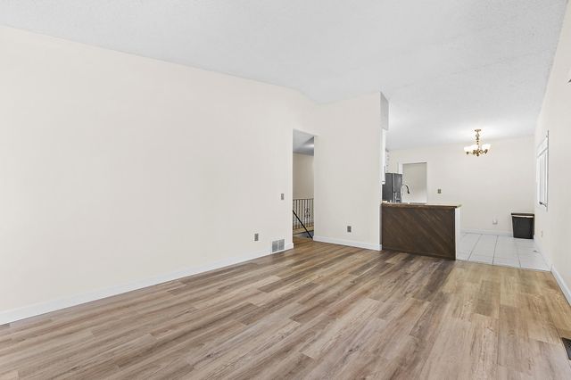 5885 Hidden Oaks Circle SE, Prior Lake, MN 55372