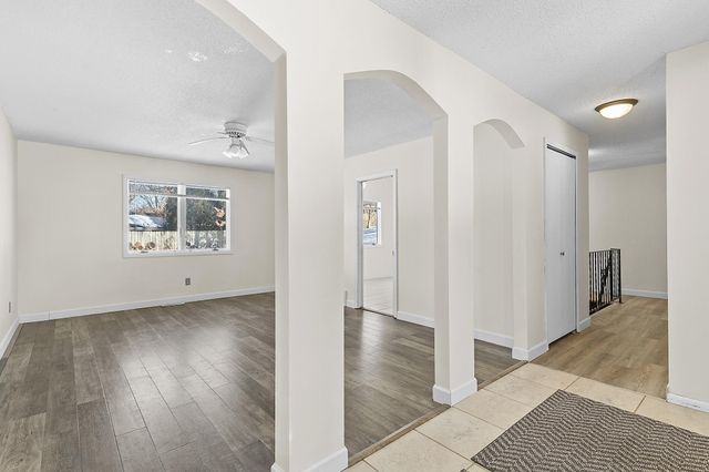 5885 Hidden Oaks Circle SE, Prior Lake, MN 55372