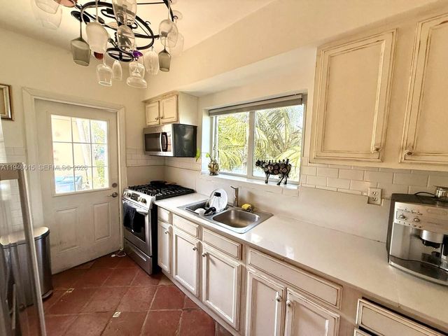 1785 Calais Dr 8, Miami Beach, FL 33141