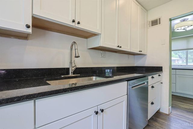 2855 Bahns Drive, Beavercreek, OH 45434