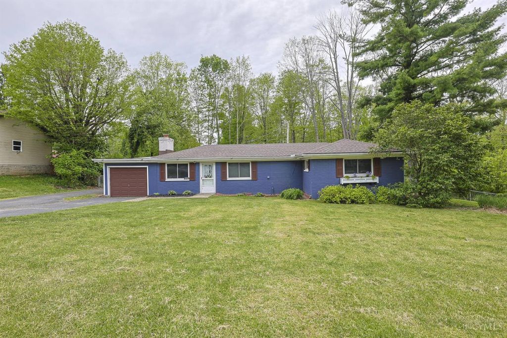 2855 Bahns Drive, Beavercreek, OH 45434