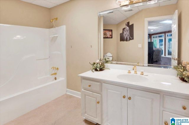 1301 STRATFORD COURT, Morris, AL 35116