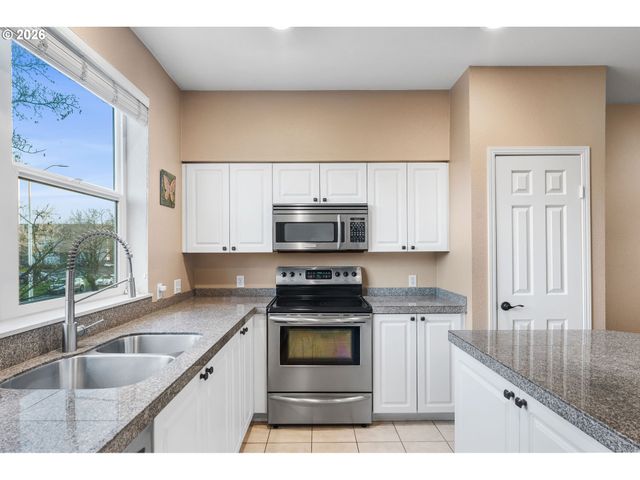 1816 Se CUTTER Ln, Vancouver, WA 98661