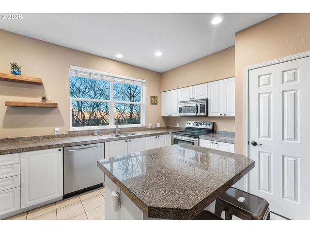 1816 Se CUTTER Ln, Vancouver, WA 98661