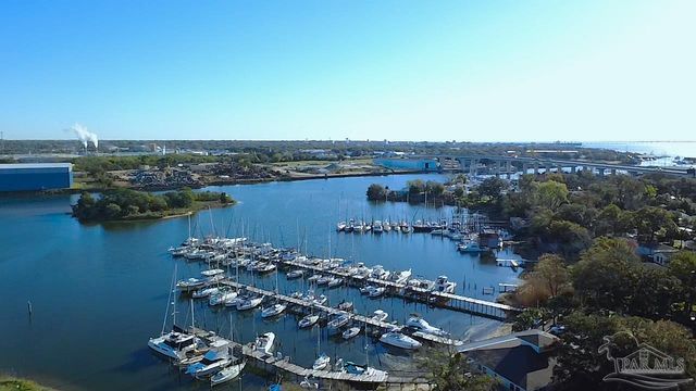 403 Seamarge Ln, Pensacola, FL 32507