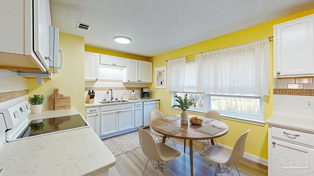 403 Seamarge Ln, Pensacola, FL 32507