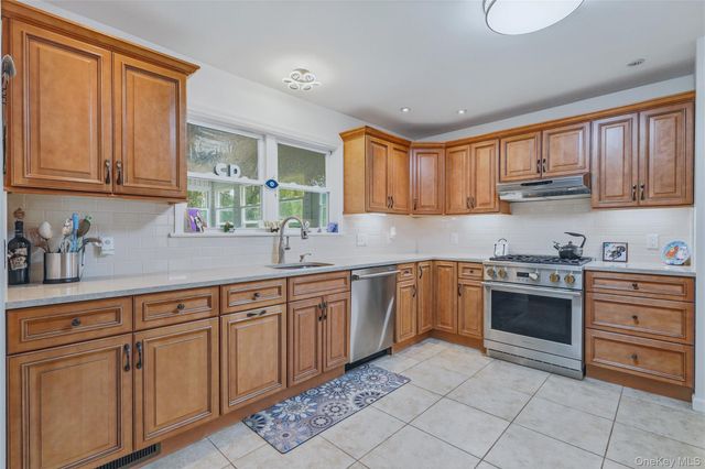 5 Virginia Drive, Kingston, NY 12401
