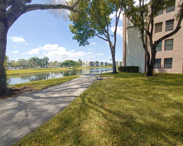 7320 Amberly Lane 305, Delray Beach, FL 33446