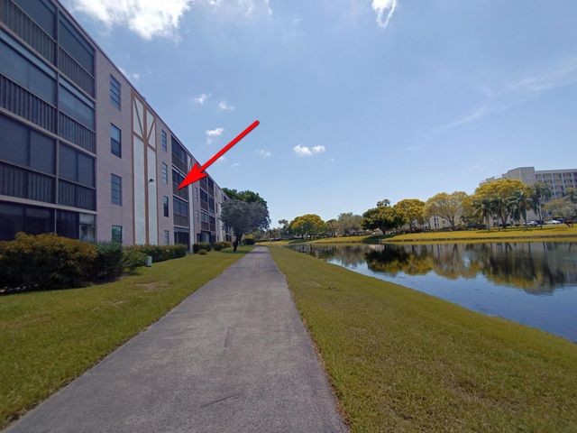 7320 Amberly Lane 305, Delray Beach, FL 33446