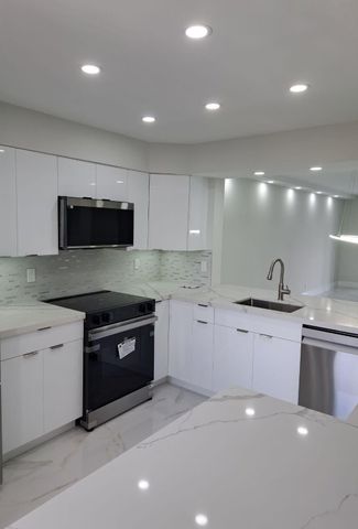 7320 Amberly Lane 305, Delray Beach, FL 33446