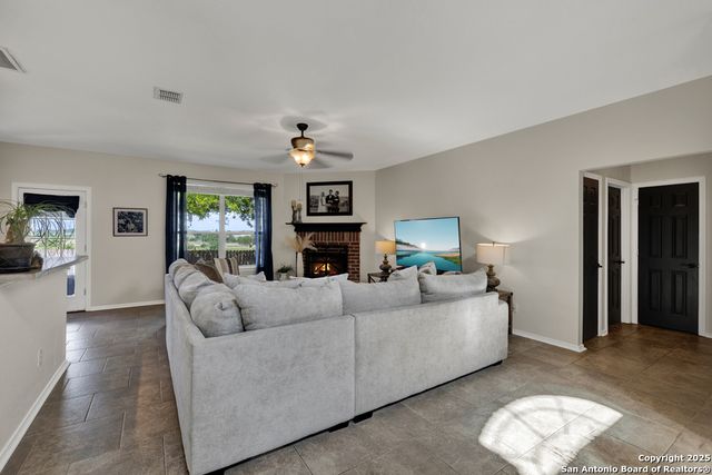 2114 Jasons West, New Braunfels, TX 78130