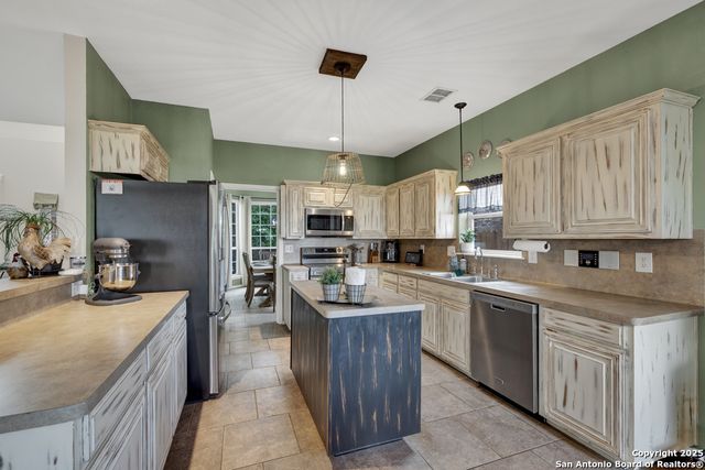 2114 Jasons West, New Braunfels, TX 78130