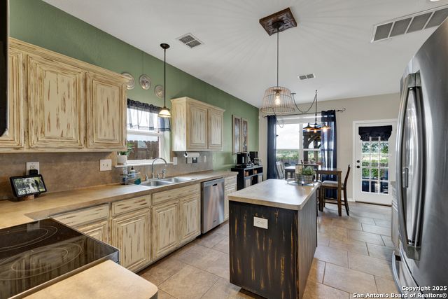 2114 Jasons West, New Braunfels, TX 78130