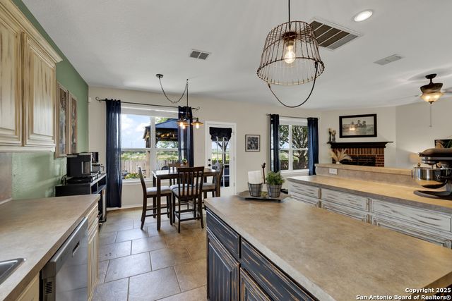 2114 Jasons West, New Braunfels, TX 78130