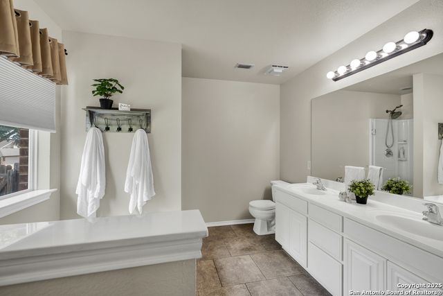 2114 Jasons West, New Braunfels, TX 78130