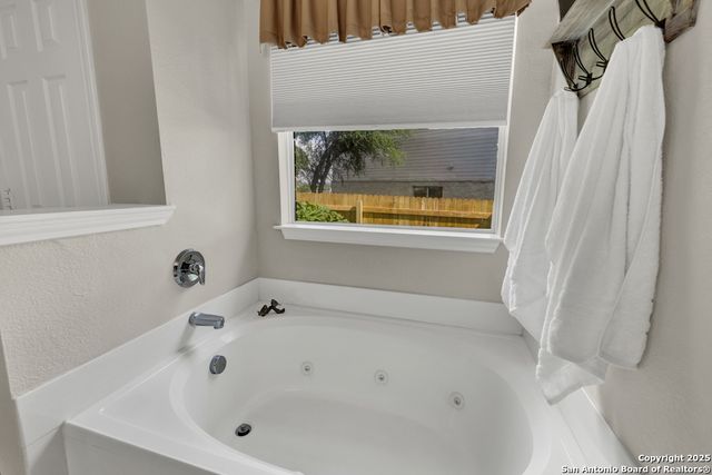 2114 Jasons West, New Braunfels, TX 78130